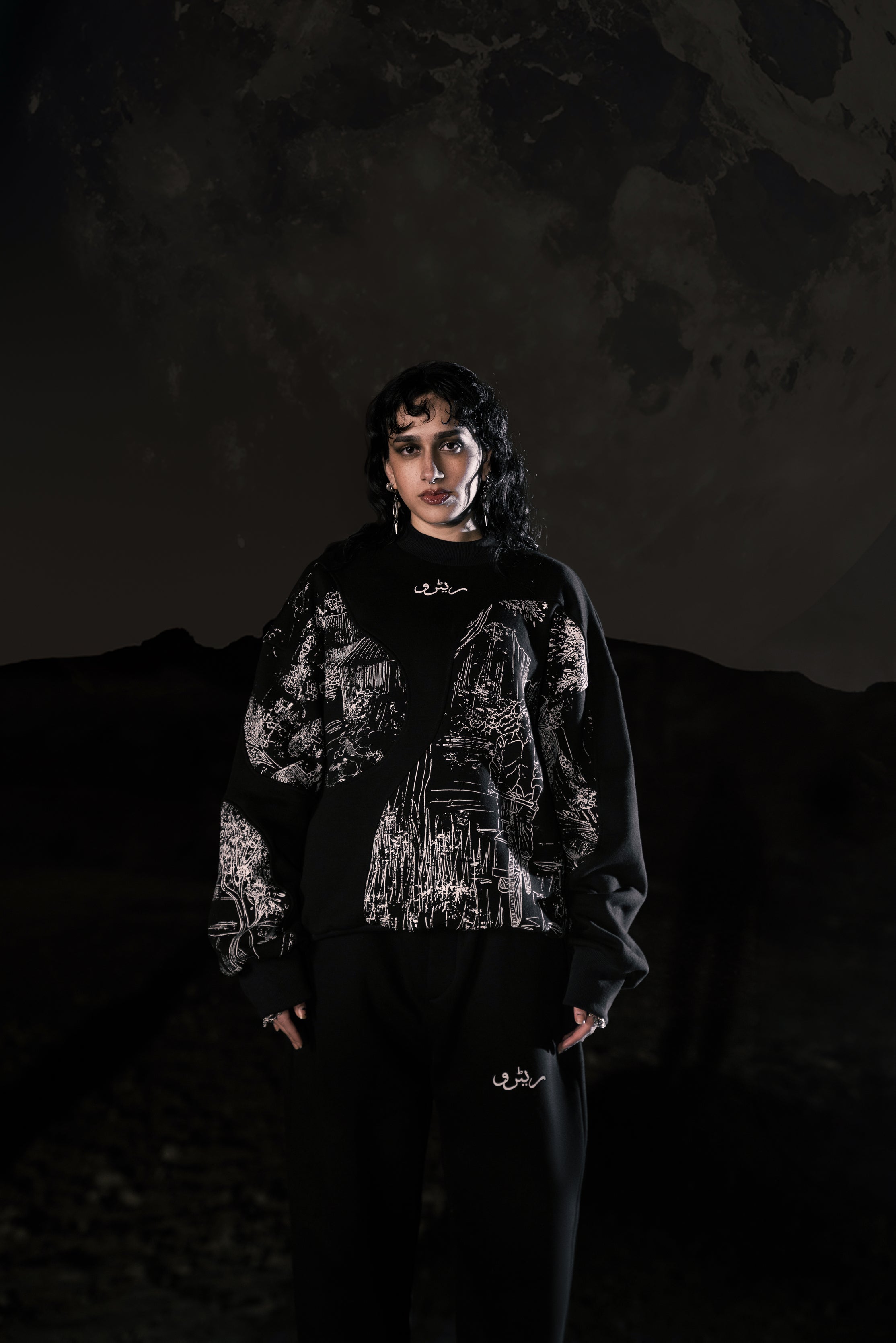 PURANA GAON V2 BLACK SWEATSHIRT